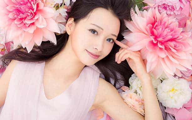 ฉีดผิวปลอดภัย กระจ่างใสออร่าขาวอมชมพู