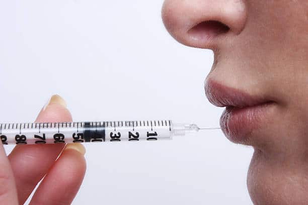 ฉีดปากอวบอิ่ม สายฝอ วันดีคลินิก