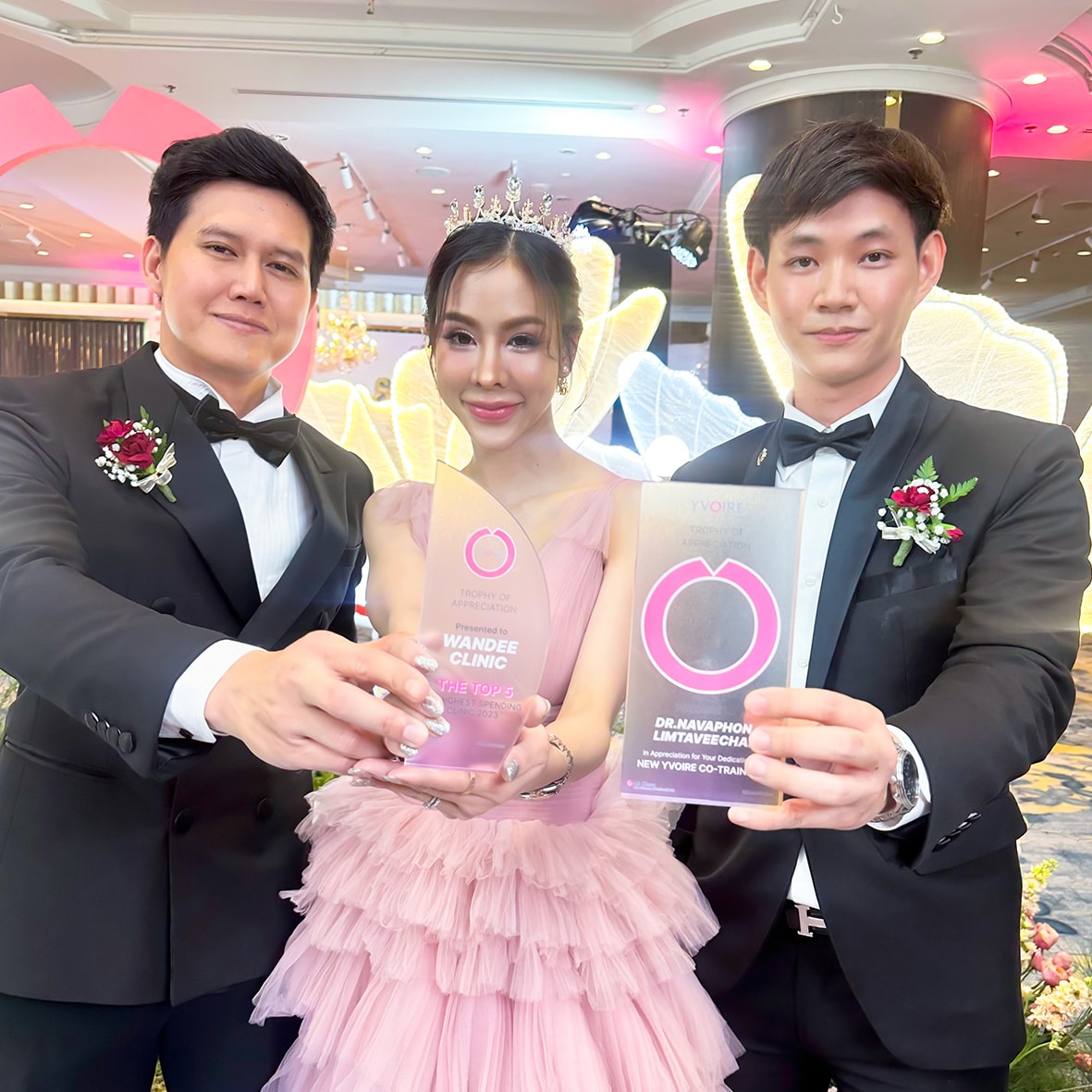 𝐖𝐚𝐧𝐝𝐞𝐞 𝐂𝐥𝐢𝐧𝐢𝐜